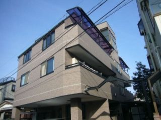 【建物外観】　北与野駅徒歩４分の好立地！鉄骨造3階建２階　角部屋です　