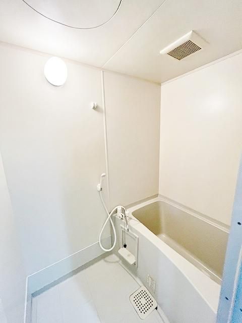 【バス】　ゆったりとした浴室